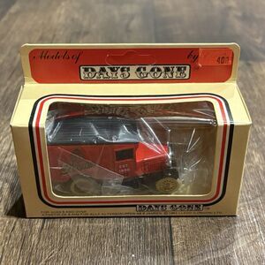 Vintage 1983 Lledo Days Gone Stroh’s Beer Ford Model A Diecast Red Truck